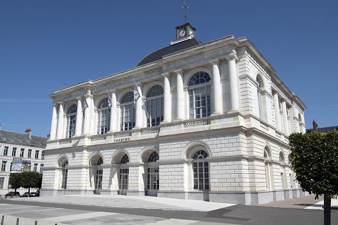 Façade du théatre photo C. Peteroff