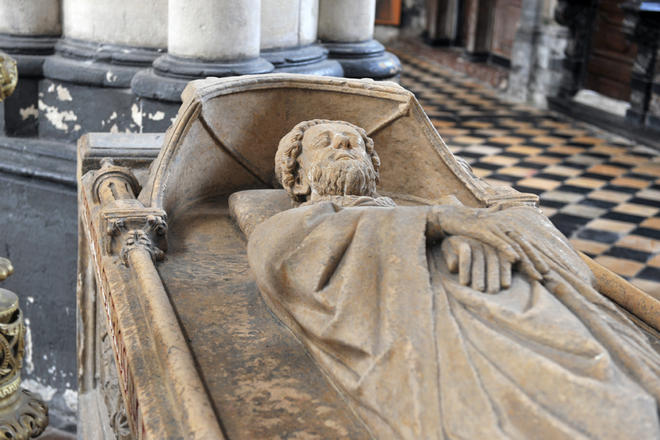 Monument funéraire du saint fondateur réalisé vers 1250