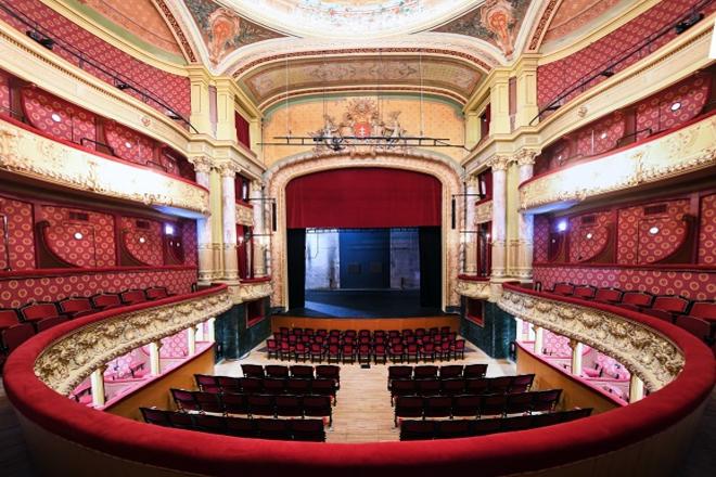 Salle du théâtre photo C. Peteroff